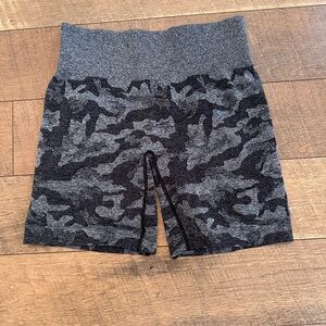 NVGTN biker shorts in camo